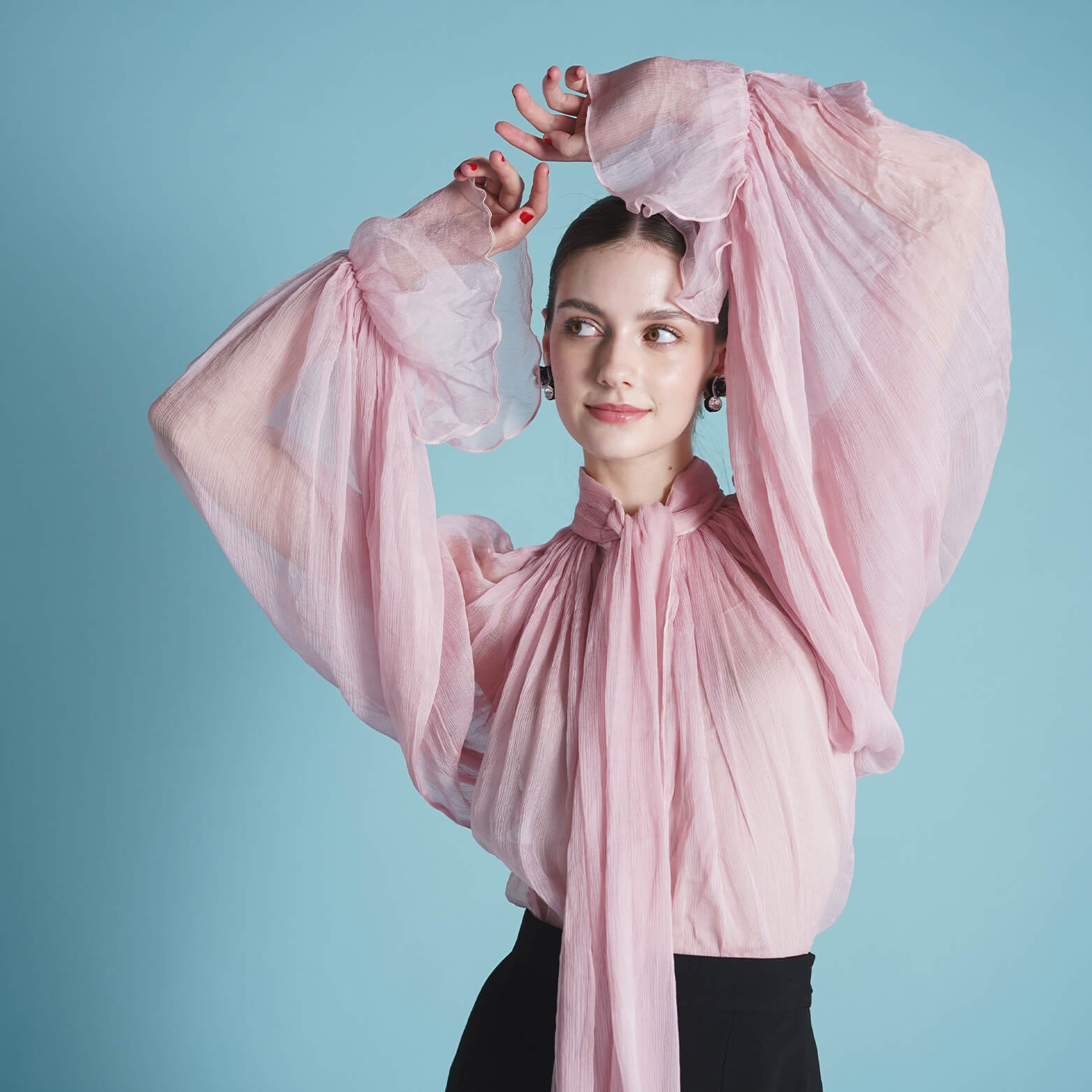 インポートのゲスト向けレンタルパーティードレスのセレクトショップ、HAUTE rent to runway