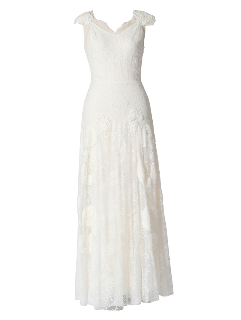 アイボリーのノースリーブタイプのウエディングドレス。全体にレースとモスリン素材の立体的なフラワーモチーフが施された、花嫁様の2次会にもおすすめのフェミニンデザインのロングドレスです。