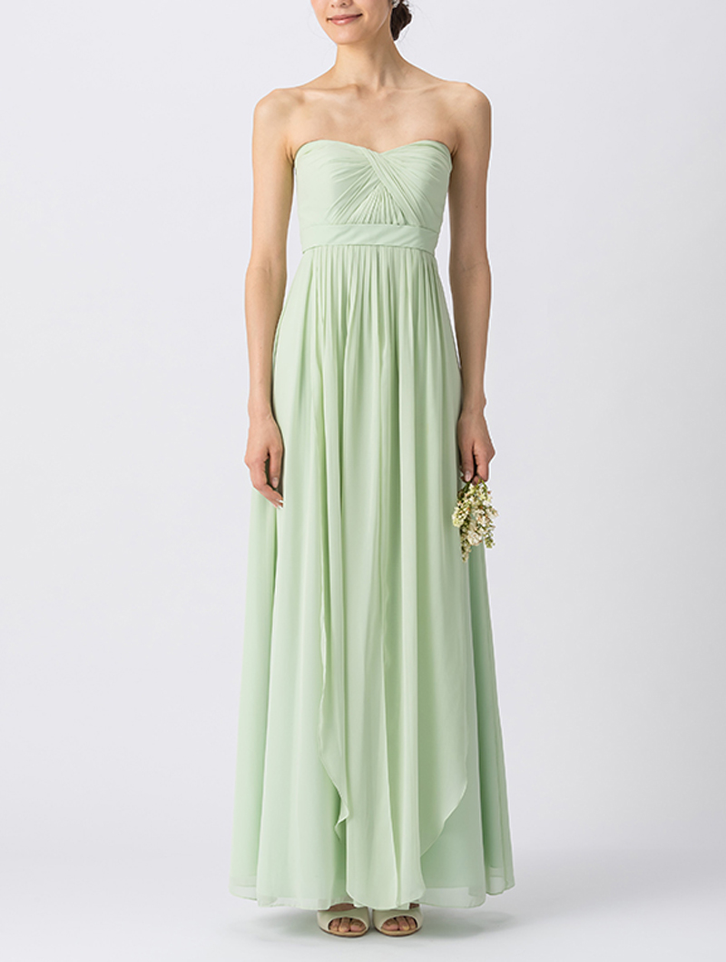 淡いグリーンで、ベアタイプのロング丈ブライズメイドドレス