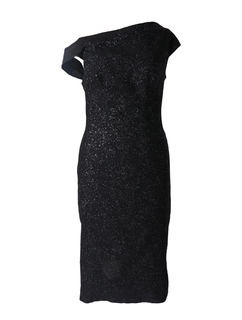ブラックのシャイニーなジャガード素材を使用したエレガントなワンショルダードレス