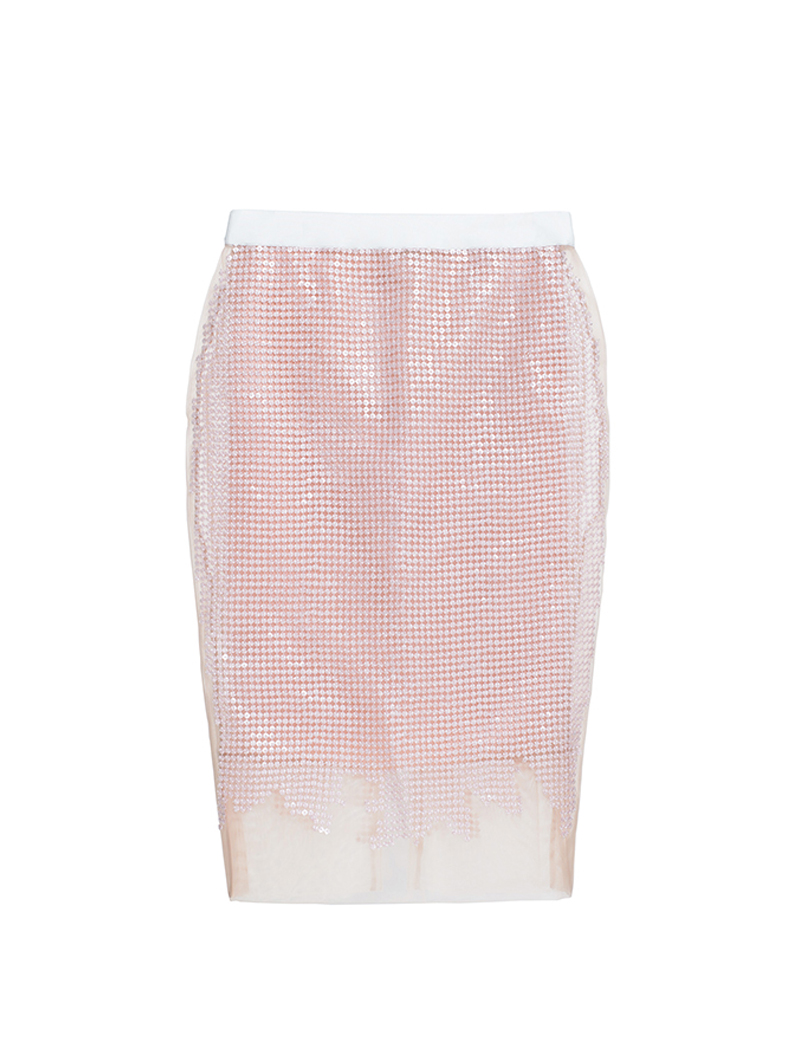 ベージュピンクのスパンコール刺繍が全体に施されているタイトスカート