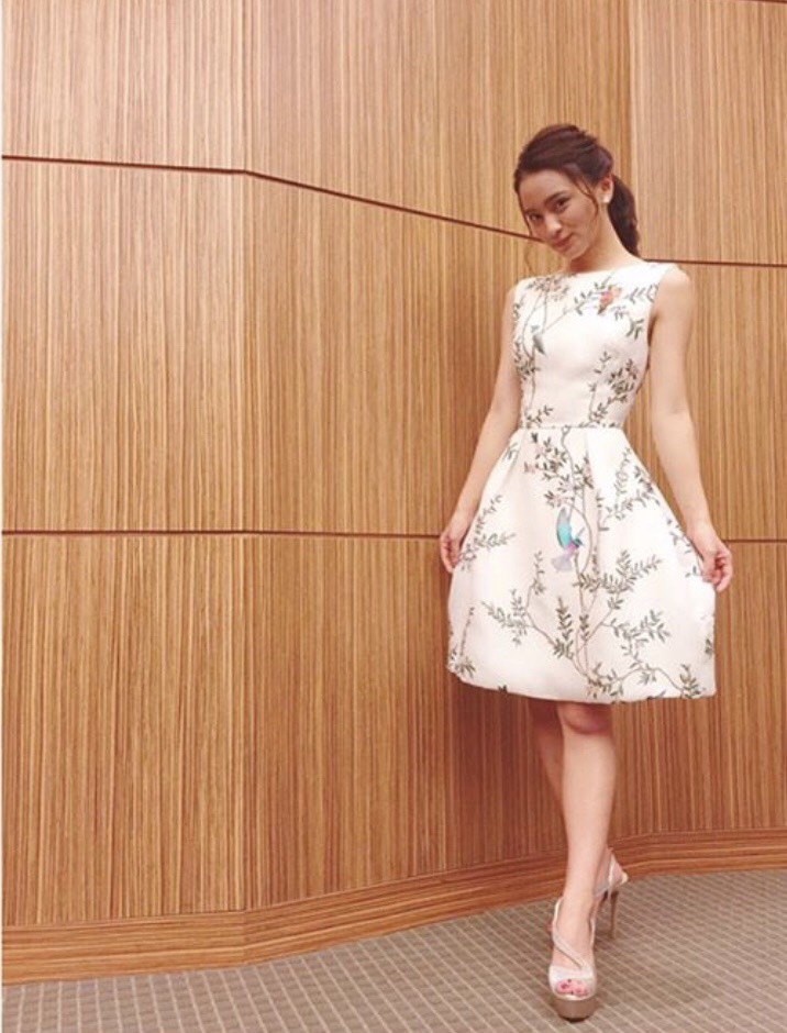 レンタルドレス Monique Lhuillier